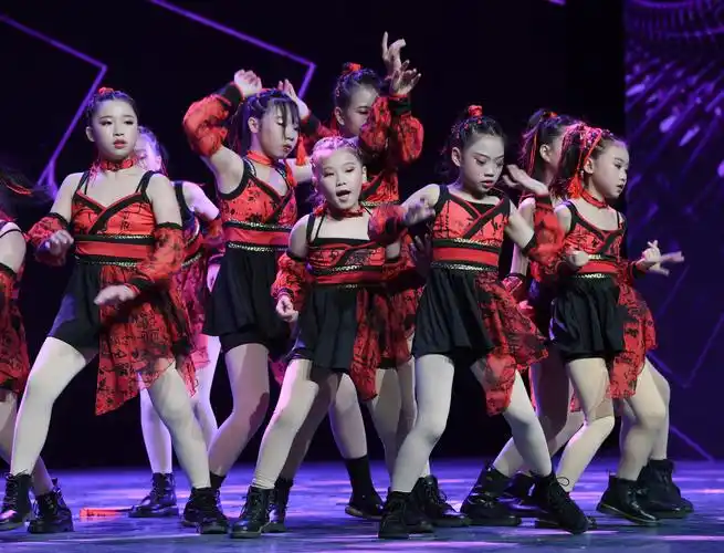 第五届海峡两岸青少年街舞大赛决赛在福州举行