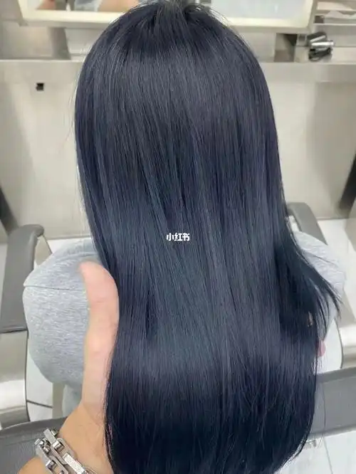蓝黑发色