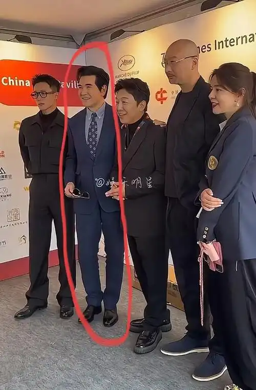 61岁李连杰和70岁成龙都已老得一塌糊涂,63岁的费翔依然帅得坚挺