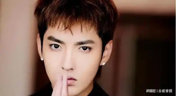 开了眼! 吴亦凡在监狱每天踩缝纫机还当上了班长, 如今悔不当初