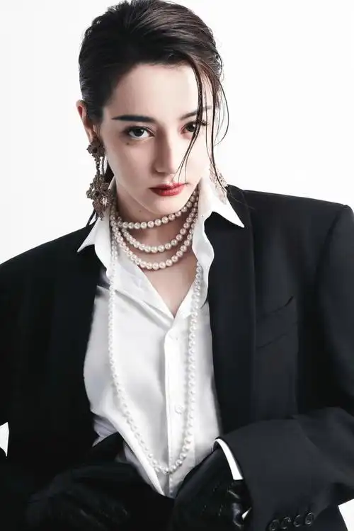 戴珍珠的女明星,谁更能打动你