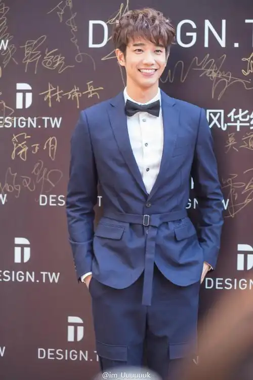 给大家介绍一下 我有男朋友了 他叫刘以豪