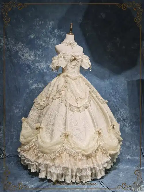 洛可可贵妇裙子