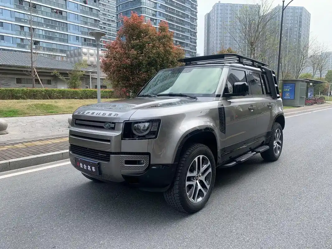 22款路虎卫士110 x p400.最新到店 2021年10 - 抖音