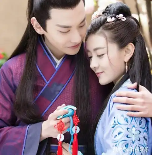 毕竟真正的曲檀儿与墨奕怀是一对彼此相爱的恋人.