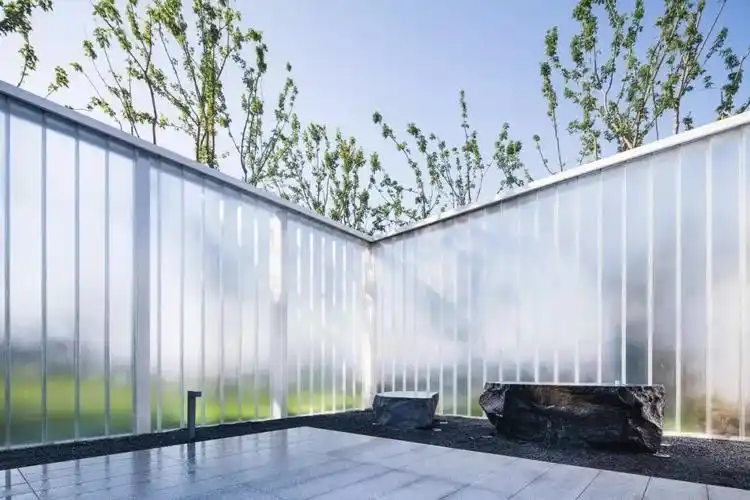 u玻景墙的实现方法与经典案例_u型玻璃厂家|阿普尔顿