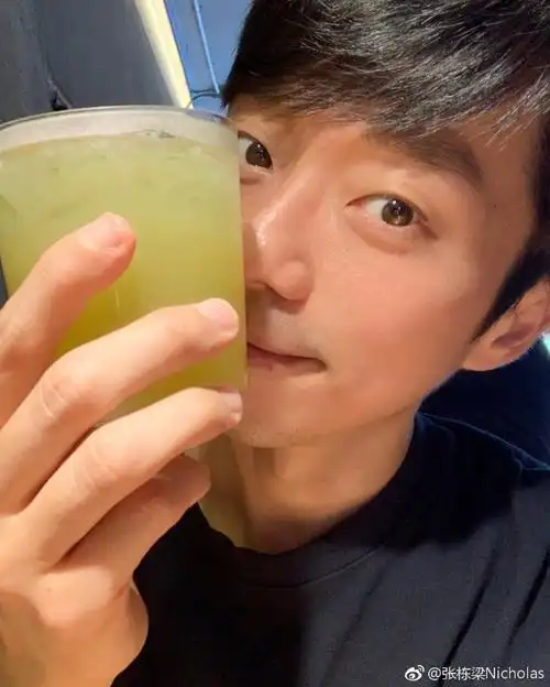 『我们感情很稳定』出道16年, 张栋梁自曝有「10年秘密情人7815」