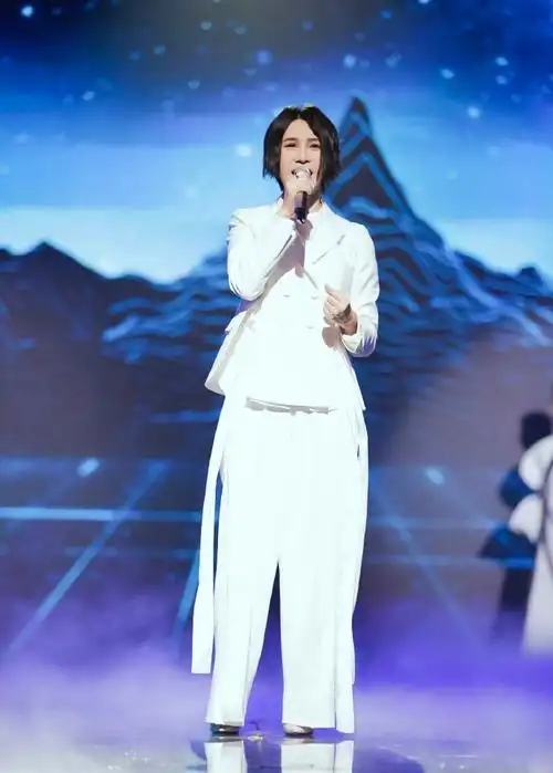 尚雯婕是在带大学生一起蹦迪吧##爱唱歌的大学生