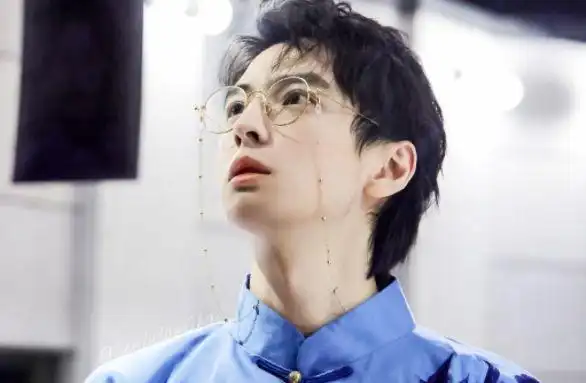 南京大学校草蒲熠星才貌双全的宝藏男孩不愧是全国公认的校草