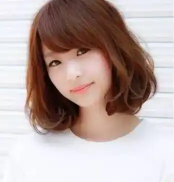 2017年最新发尾烫发型图片