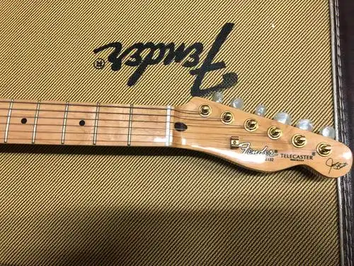 黄贯中金花吉他