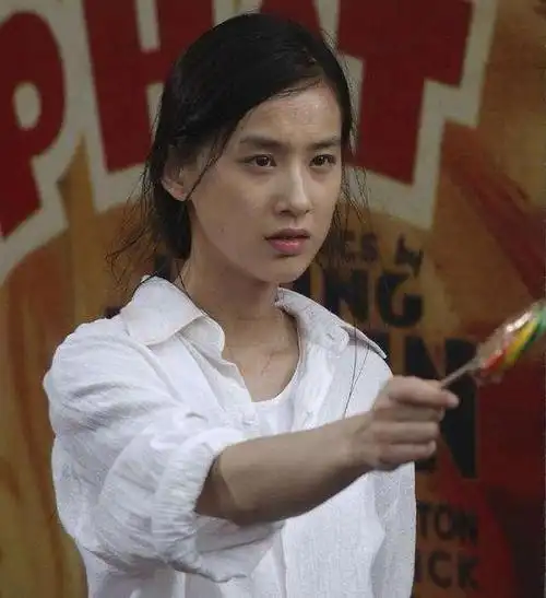 黄圣依妥妥的美人胚子原来她的颜值巅峰期在少女时期