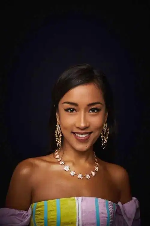 吉克隽逸巧克力肤色加上高颜值立体五官,国际范十足|吉克隽逸|五官