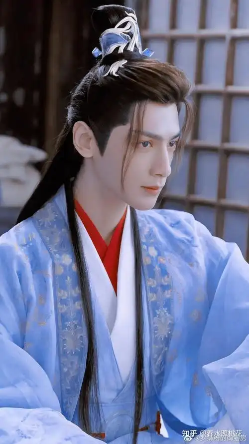 请问可以分享罗云熙古装照给我吗