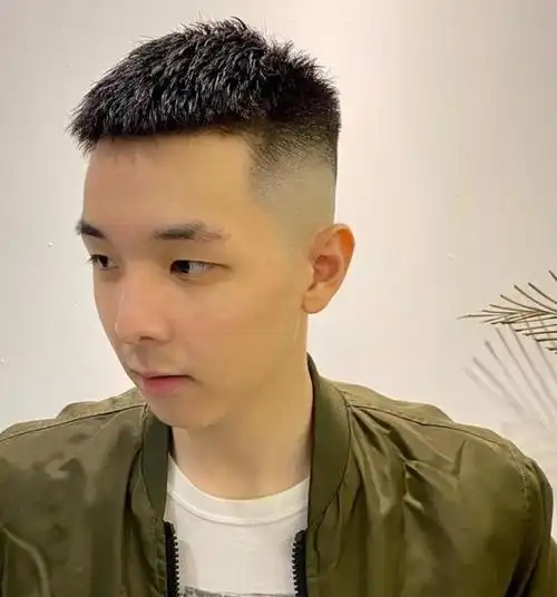 男生留什么发型好看今春流行这8款男生发型