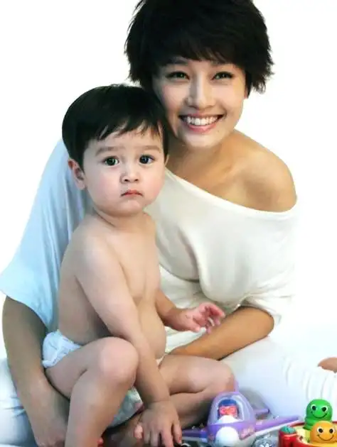 姜一郎pk文爱马明星漂亮女儿照片大比拼