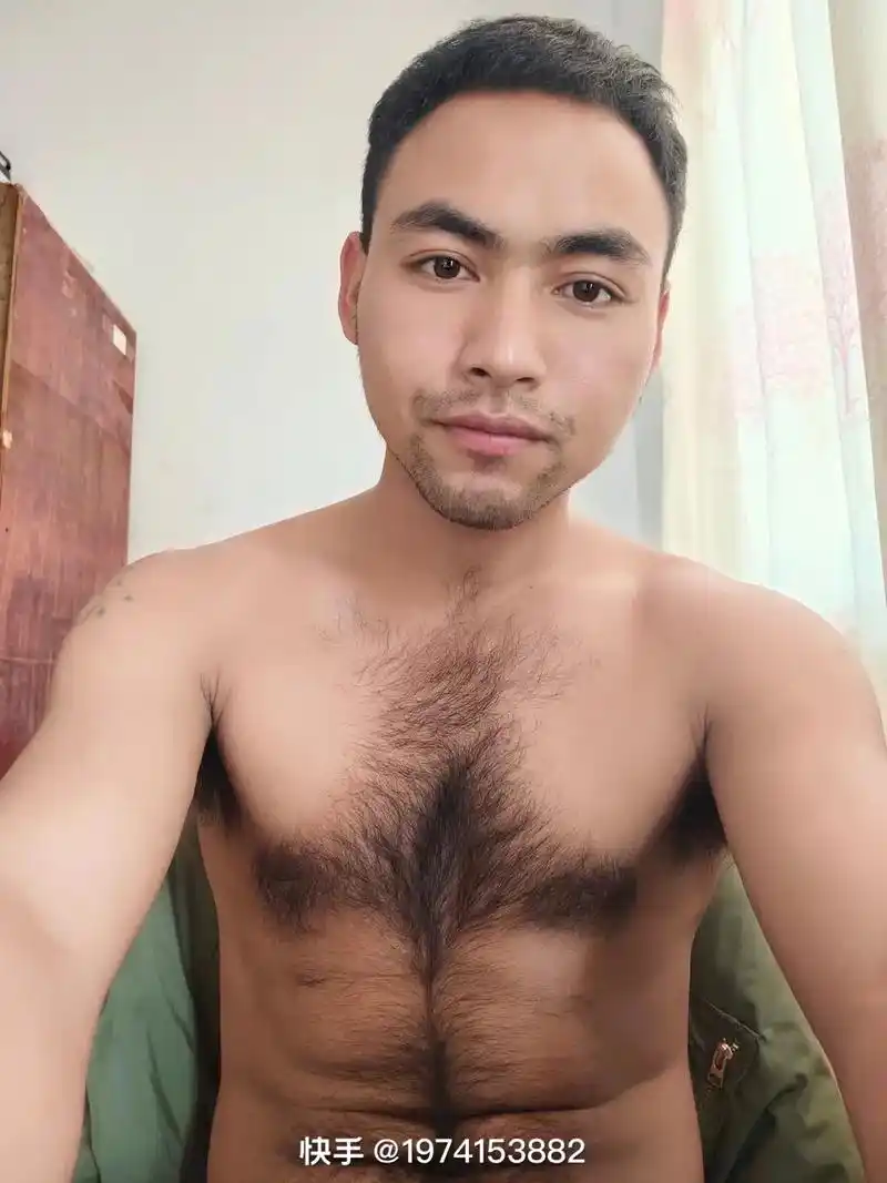 哈尼族暴帅大毛哥～#腹毛 #男生体毛茂盛是好还是坏 #每个人 - 抖音