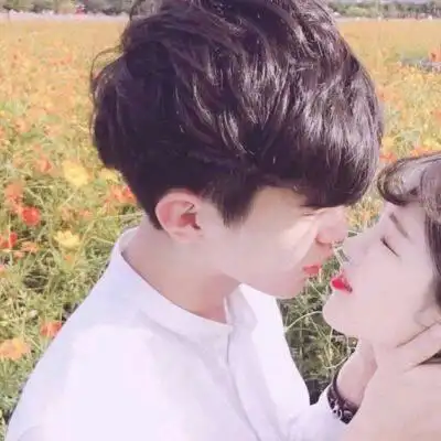 亲吻_qq情侣头像_我要个性网