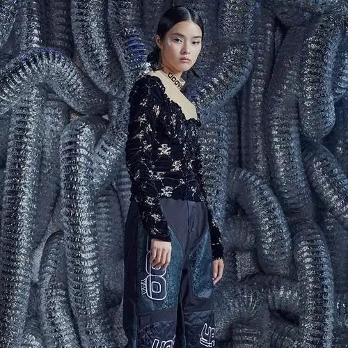 uooyaa乌丫2020秋季新款正品植绒半高高领网纱卫衣