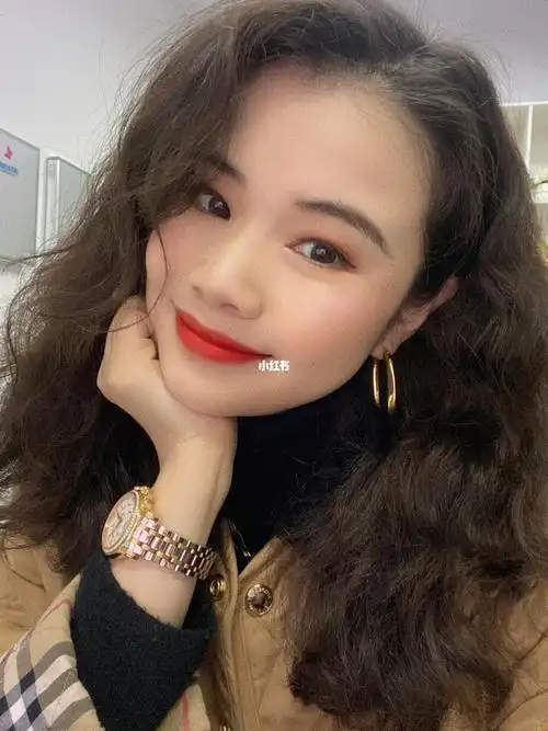 港式卷发_卷发_发型_时尚_发型