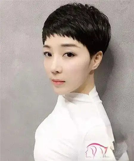 今年短发流行趋势锅盖头可爱减龄