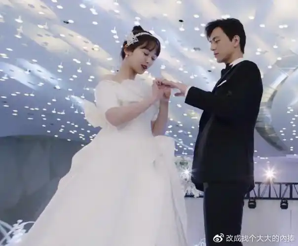 "童颜cp"婚礼受好评,无美颜花絮被传,杨紫真实身材一眼即知