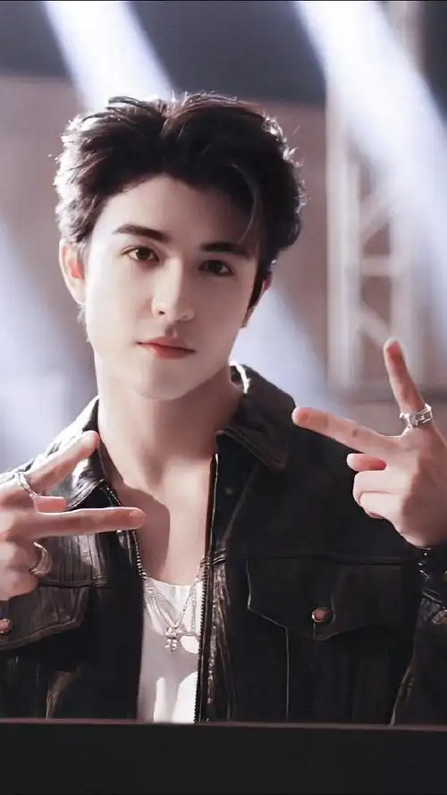 尹浩宇看人世间学中国历史#尹浩宇到底看了多少9899电视剧和电影