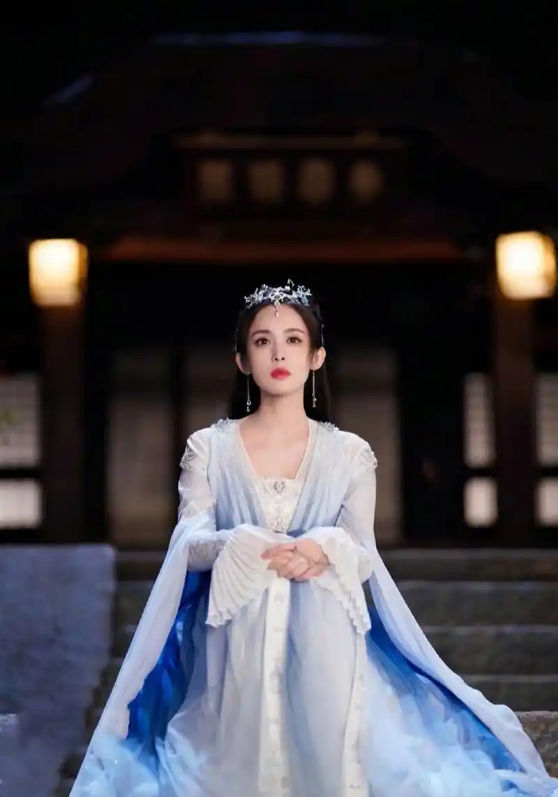 西域美女#古力娜扎# 的古装太美了,宛如七仙女下凡. #秋日生活创作季