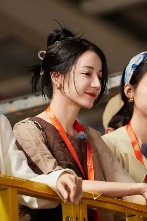 迪丽热巴超话#花儿与少年#小迪的利雅得明信片请查收～09仔细收藏