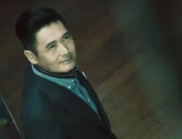 同为"香港之子",周润发和成龙的现状为何并不相同?