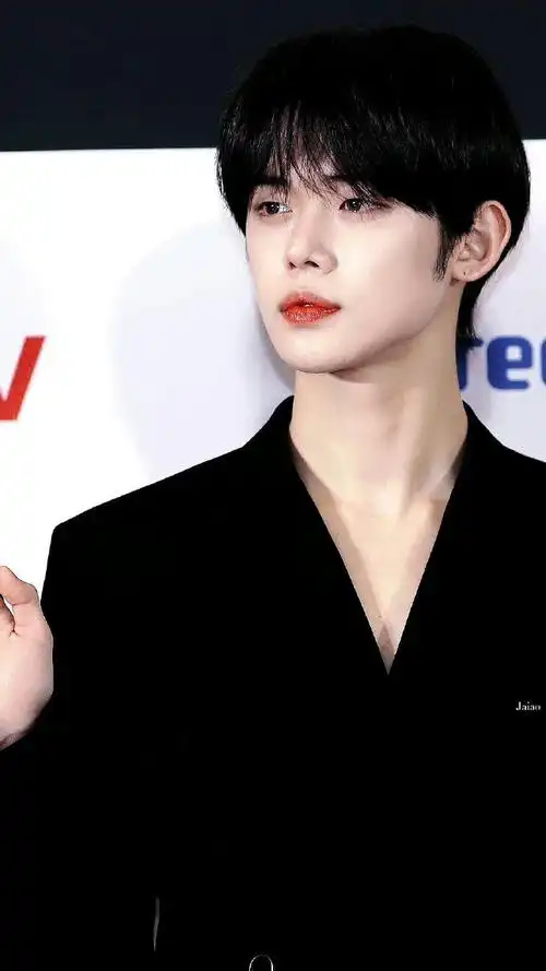 崔然竣tma红毯##崔然竣黑发好帅