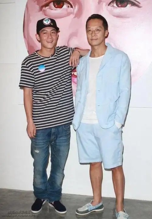 肌肉男:陈冠希身高体重 陈冠希出席画展活动-小虾米