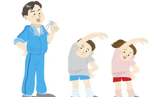 幼儿园来了男老师 孩子们爱上体育课