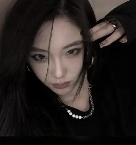 ins暗黑酷系女生头像