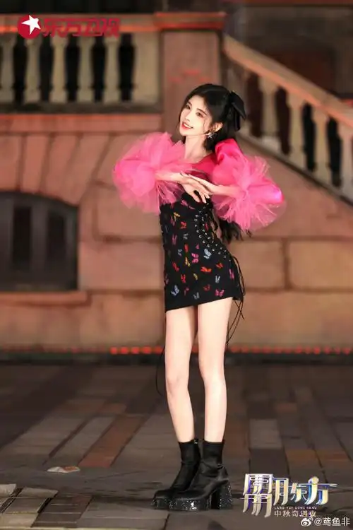 鞠婧祎光影秀版恋爱告急##东方卫视中秋晚会节目单