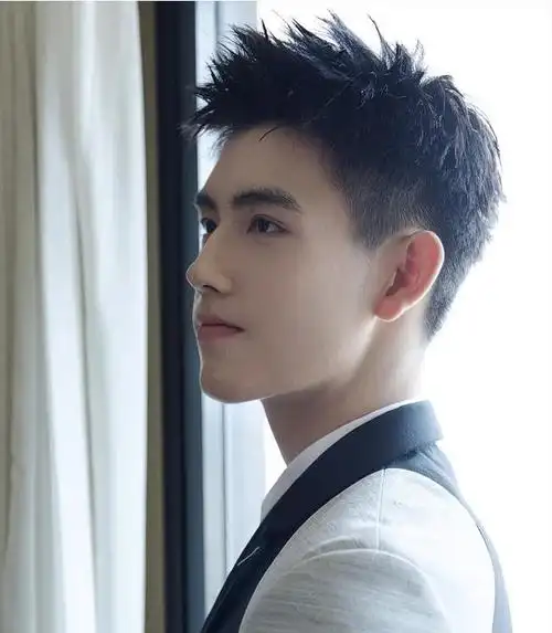 18年高颜值男生发型参考