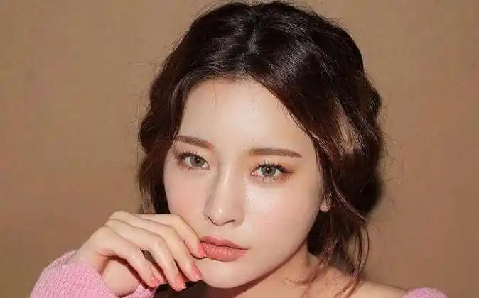 原创涂精华时直接上脸等于涂水做好这2点皮肤白美很简单