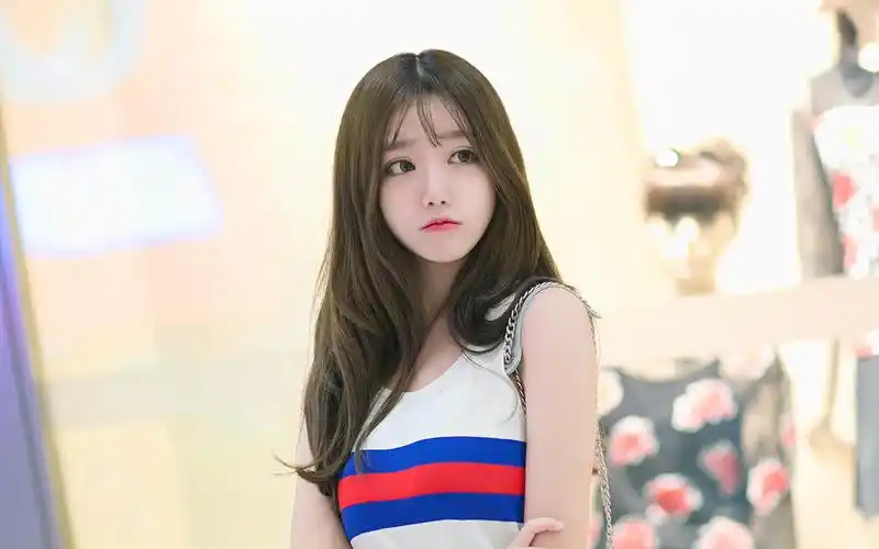 是网红么?这个图是从爱壁纸上找到的