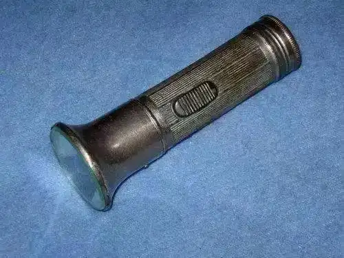 原价:25 元 现价:420 元 老式手电筒