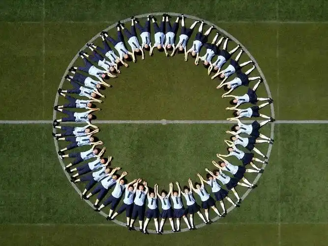 "我们毕业啦"创意毕业照第二波来袭 看看谁家创意强!