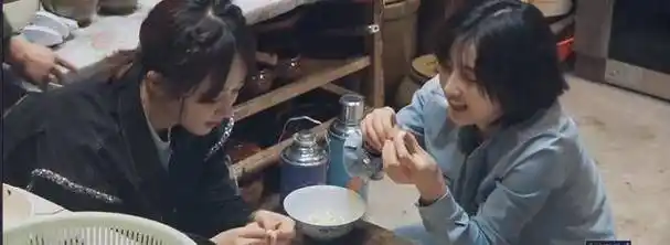 原创原创妹妹张子枫与杨紫苦诉大学生活两人似闺蜜