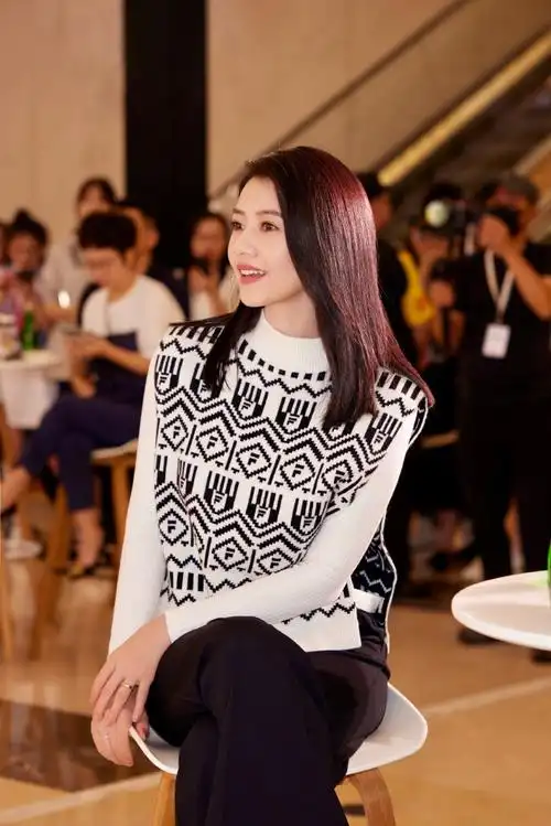 高圆圆精致休闲风##fila奢雅运动时装