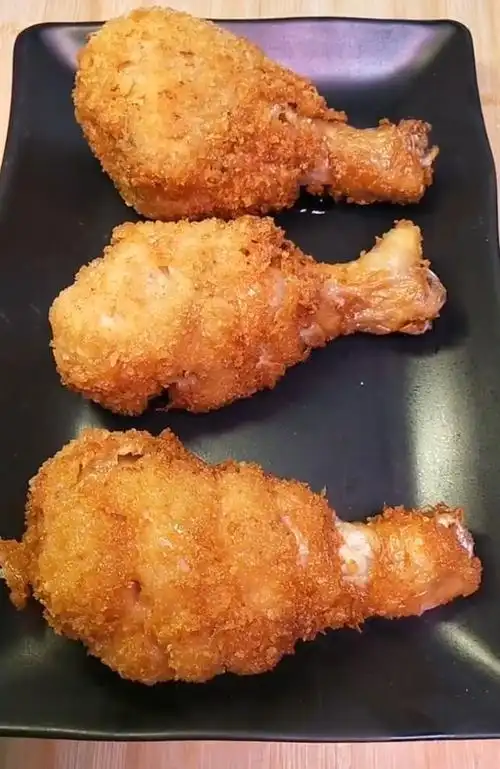 小伙教你做肯德基鸡腿他炸的鸡腿味道杠杠的吃一次还想吃