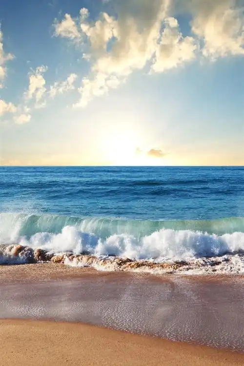 沙滩,沙滩,蔚蓝的大海,海浪,云彩,阳光