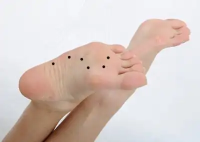 脚踩七星,帝王之命,脚底长七个痣真有帝王之命