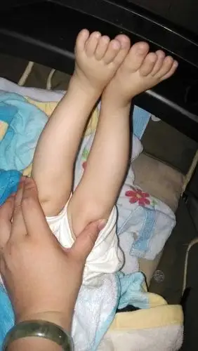 宝宝的小腿有点弯怎麼办? - 2014年10月妈妈帮 - 妈妈帮
