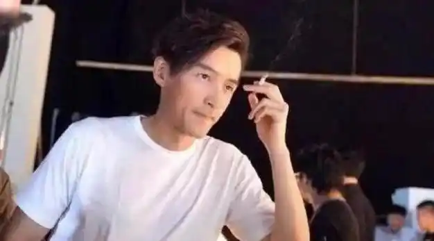 黄渤的10块,冯小刚8块,而他一盒15万|胡歌|杨颖|权志龙|娱乐圈|演艺