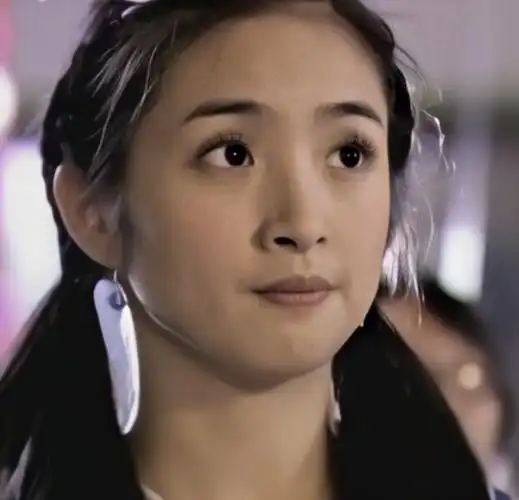 代表「丑」女:林依晨 你是胖乎乎与圆圆脸 也是古灵精怪可爱鬼 你有