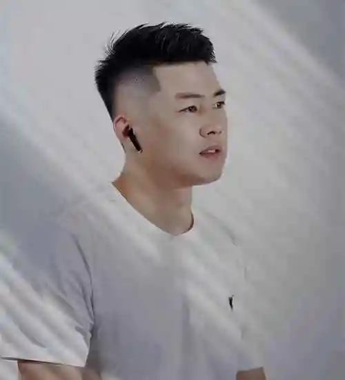 方脸男生适合什么发型男士四方脸适合什么发型图片