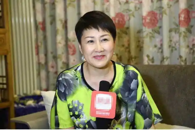 51岁郭冬临妻子近照首度大曝光既不是张凯丽也不是牛莉而是她